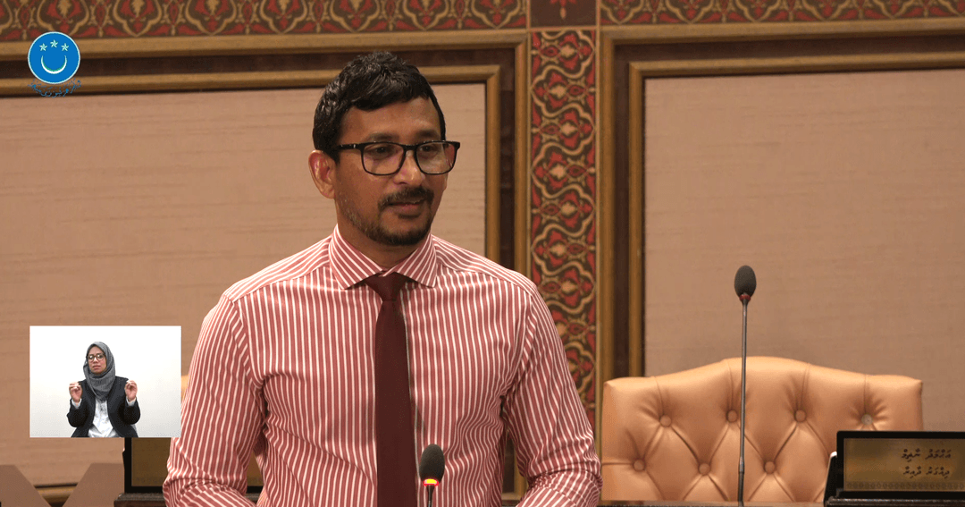 މަޖިލީހުގެ ރައީސްގެ މުސާރައަށް ބަދަލު ގެނައީ ތިންބާރުގެ ހަމަހަމަކަން ގާއިމުކުރުމަށް: ފަލާހް