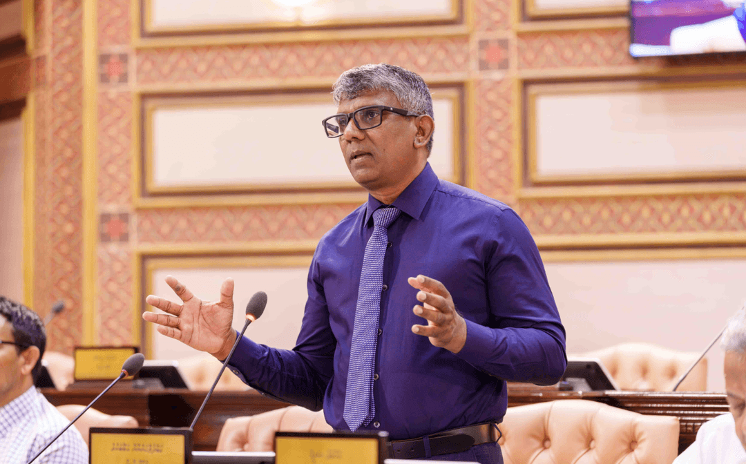 މަޖިލީހުގެ ވަގުތު ބޭކާރުކުރަން އިދިކޮޅުން ކުރާ ޖެއްސުމަށް ބޮޑު ހައްލެއް، ދެން ގަރާރުތަކަށް ބަހުސްކުރެވޭނީ ފާސްވުމުން