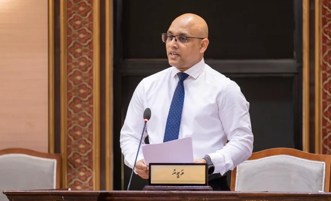 އަމާޒަކީ ރާއްޖޭގައި އުފައްދާ ހަކަތައިގެ 33 އިންސައްތައަކީ އިއާދަކުރަނިވި ހަކަތައަށް ބަދަލުކުރުން:ޒަރީރް