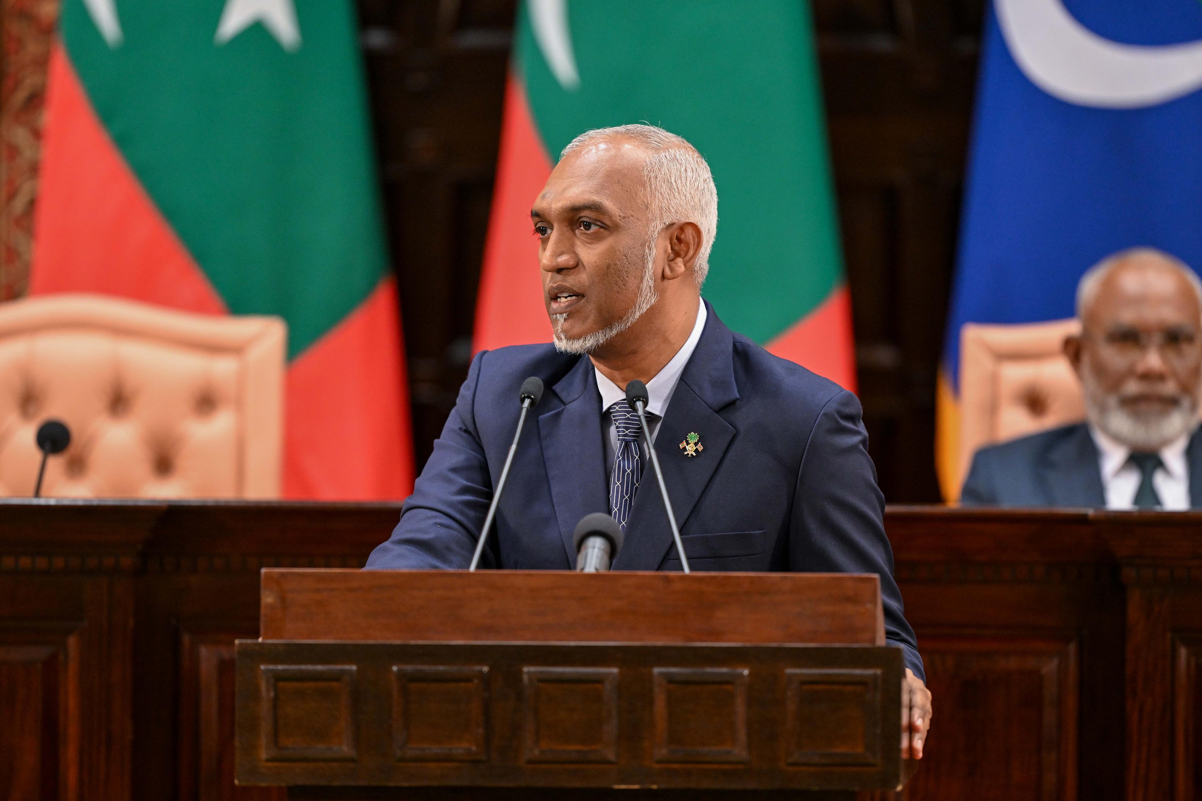 މަސައްކަތްކުރަނީ ވާރުތަކޮށްފައިވާ ދަރަނީގެ ދަންތުރައިން ޤައުމު މިންޖުކުރުމަށް: ރައީސް 