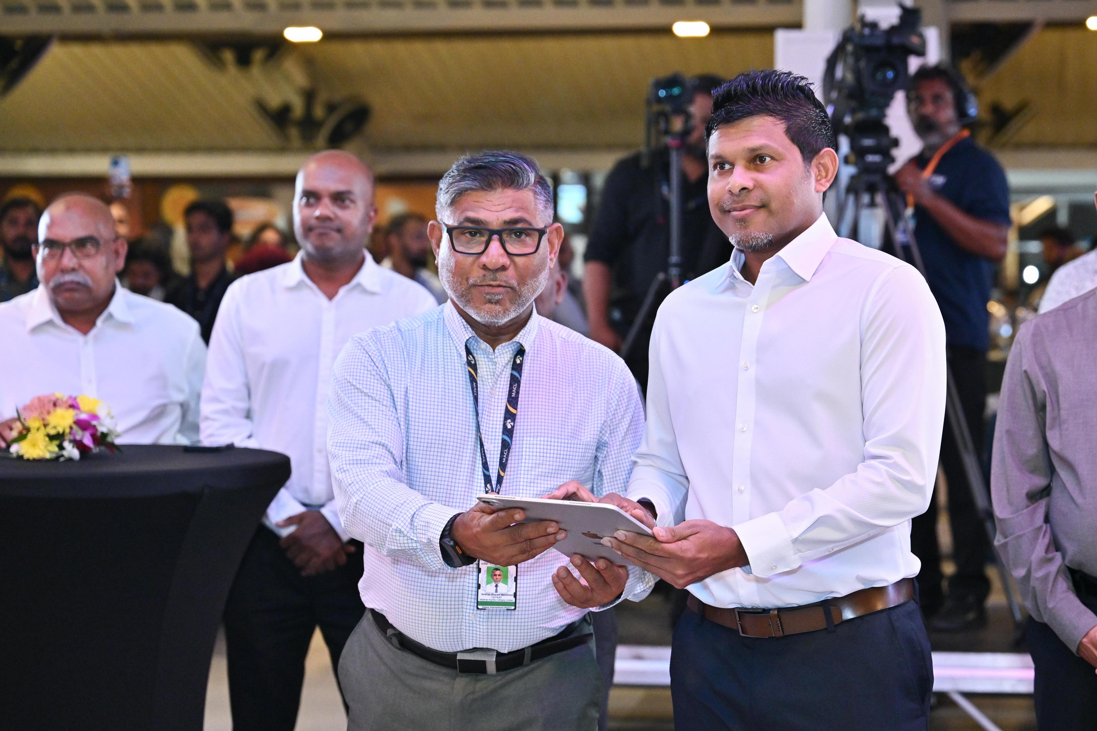 ވީއައިއޭގެ ޑޮމެސްޓިކް ޓާމިނަލްގެ އޮޕަރޭޝަންތައް ކުރީގެ އިންޓަނޭޝަނަލް ޓާމިނަލަށް ބަދަލުކުރުން، ފޮޓޯ: ރައީސް އޮފީސް