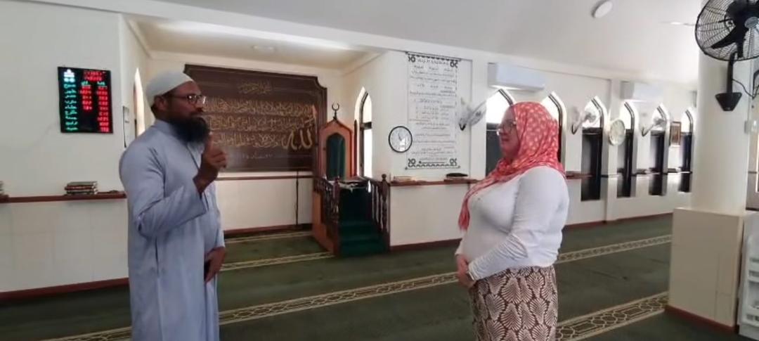 ޗުއްޓީ އަށް ރާއްޖެ އައި ފަތުރުވެރިއަކު އިސްލާމްވެއްޖެ، ނަމަކީ ޖަމީލާ