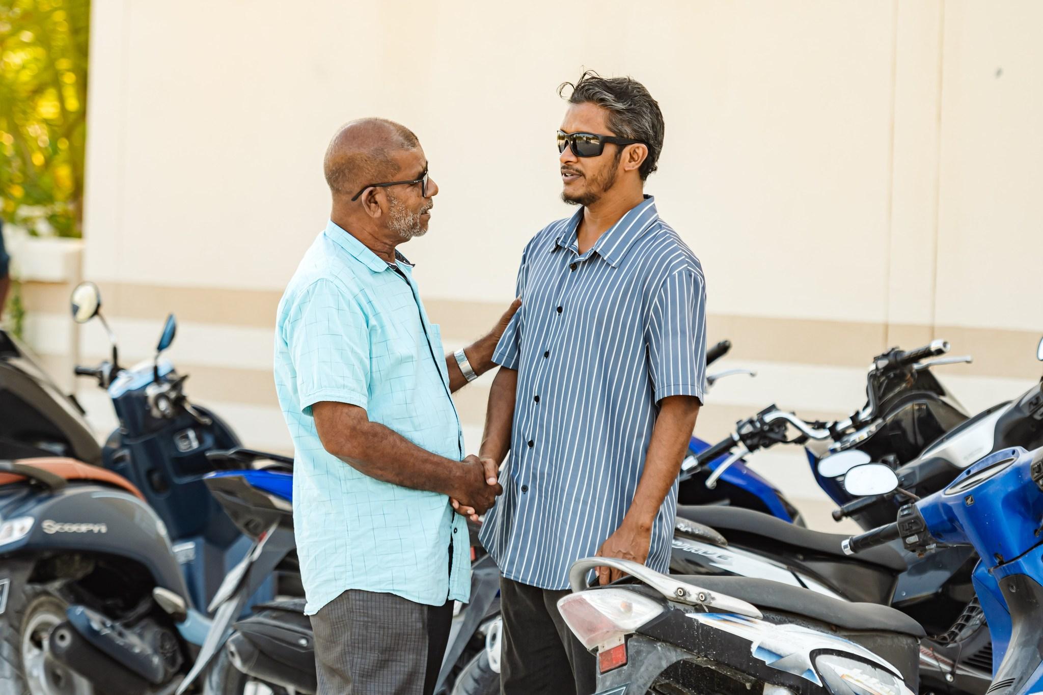 ކުޅުދުއްފުށީ ސިޓީގެ ޕީއެންސީގެ މޭޔަރު ކެންޑިޑޭޓް އިބްރާހިމް ސިޓީގެ ގަދަރުވެރި ބޭފުޅެއްގެ އަޑު އައްސަވަނީ، އިބްރާހީމްގެ އޮތީ ވަރުގަދަ ތަސައްވުރެއް