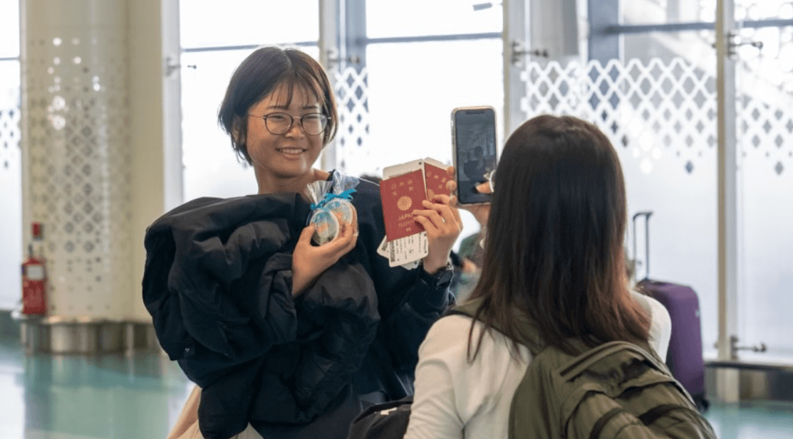 ފަތުރުވެރިންތަކެއް ވީއައިއޭގައި، ފޮޓޯ: ވީއައިއޭ