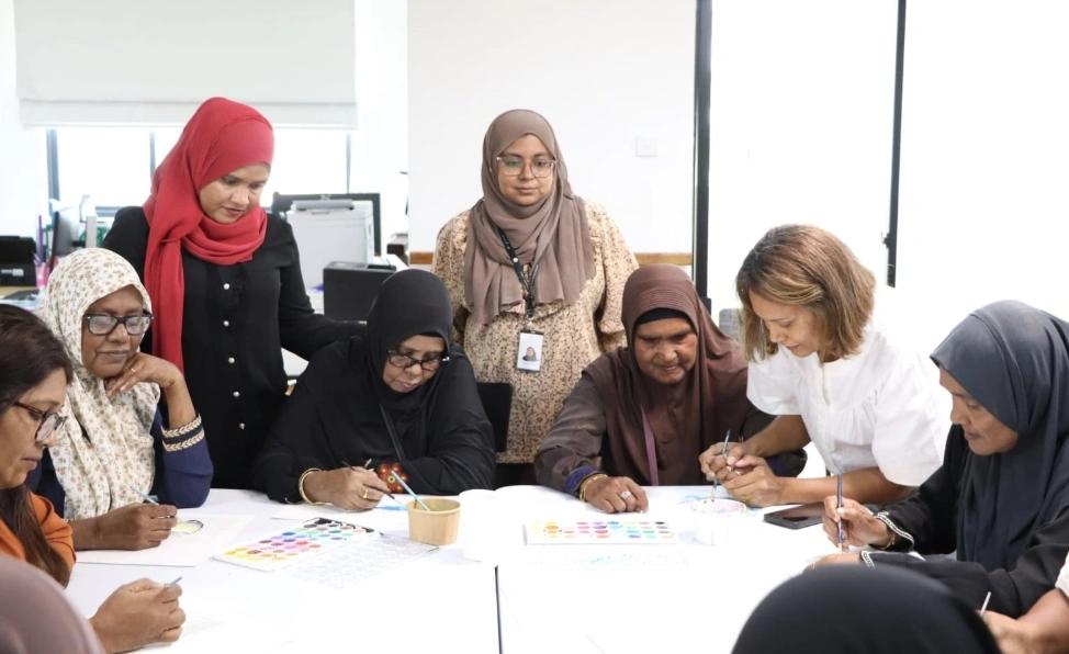 ނުކުޅެދުންތެރިކަން ހުންނަ ކުދިންގެ ބެލެނިވެރިންނަށް ގޭގައި ތިބެ އޮފީހުގެ ރަސްމީ މަސައްކަތްތައް ކުރެވޭނެ ފުރުސަތު ދެނީ