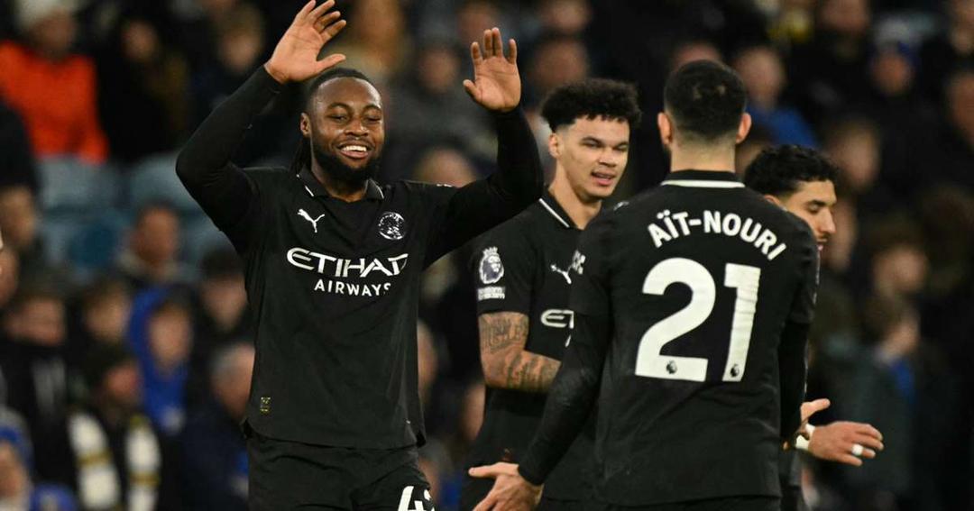 މެންޗެސްޓަރ ސިޓީ ހަނިގޮތަކަށް މޮޅުވެ އާސެނަލްއަށް ޕްރެޝަރުކޮށްފި