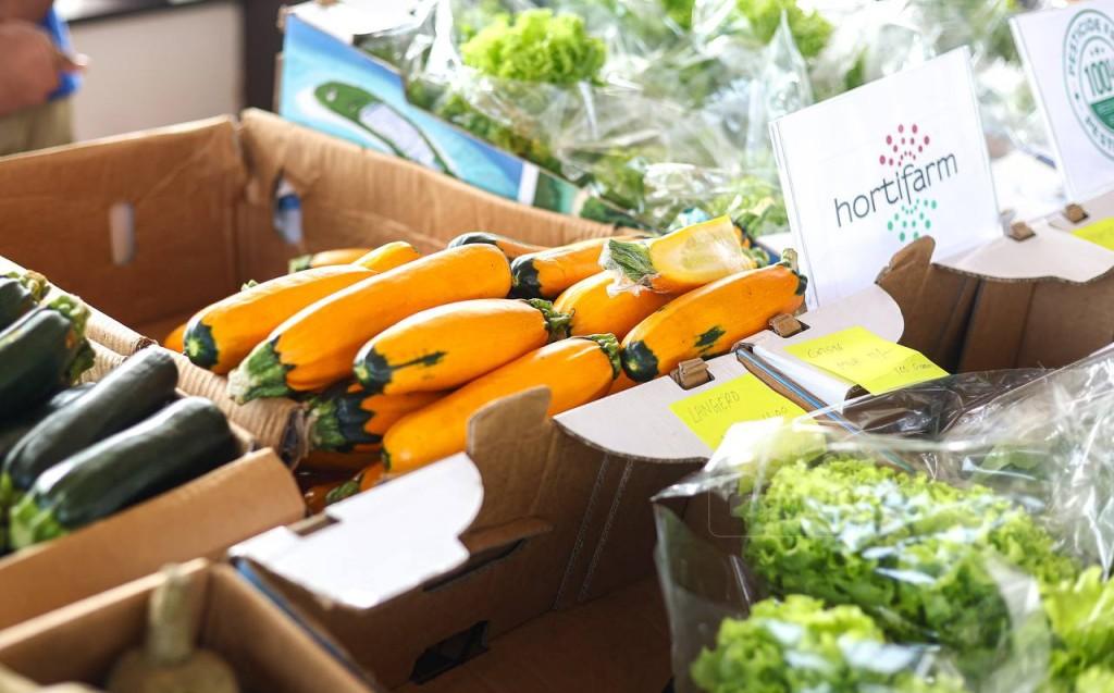 މާލޭގައި ޤާއިމްކުރި ވަގުތީ މާރުކެޓް  ހުޅުވައިފި