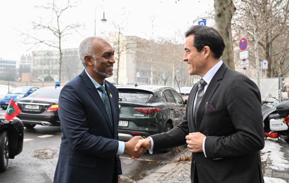 ބޭނުންވަނީ ދެމިއޮންނަ ހައްލުތަކަށް އިންވެސްޓް ކުރާނެ އިންވެސްޓަރުން: ރައީސް 