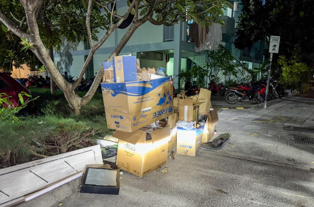 ރޯދައަށް އުކާލާ ކުނި މަގުމަތީގައި ނުބެހެއްޓުމަށް އަންގައިފި