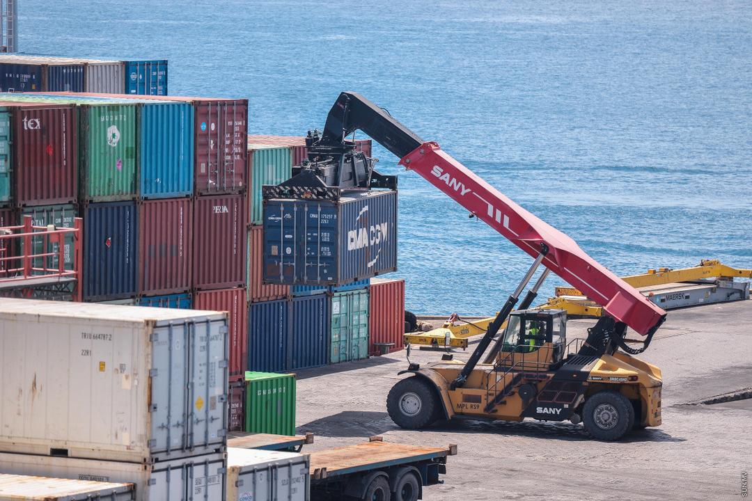 ވިޔަފާރި ބަނދަރުގައި ހުރި ގިނަދުވަސްވީ މުދާތައް ނެގުމަށް އެމްޕީއެލް އިން އެދިއްޖެ