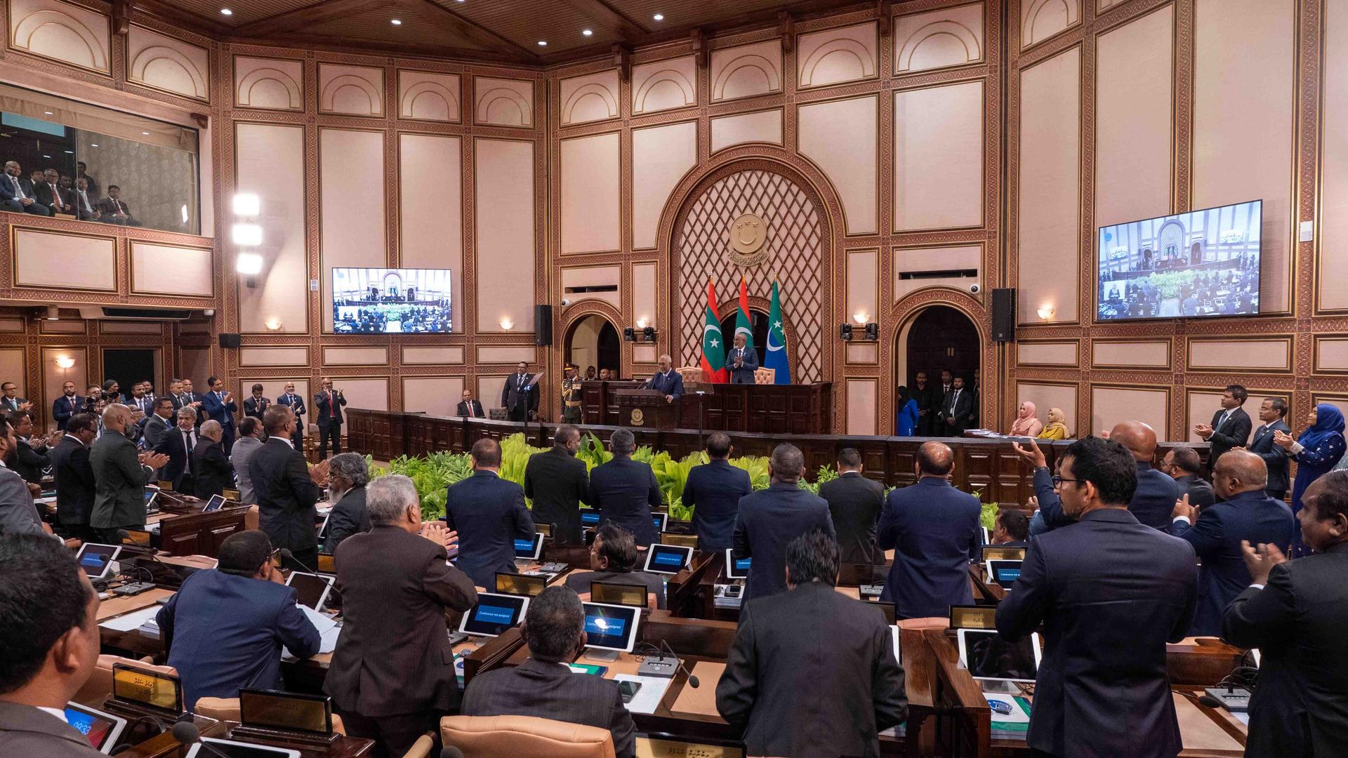 ރައީސްގެ ރިޔާސީ ބަޔާނަށް ތިން ގަޑިއިރު؛ އެ ހެއްދެވީ ގައުމީ ރެކޯޑެއް!