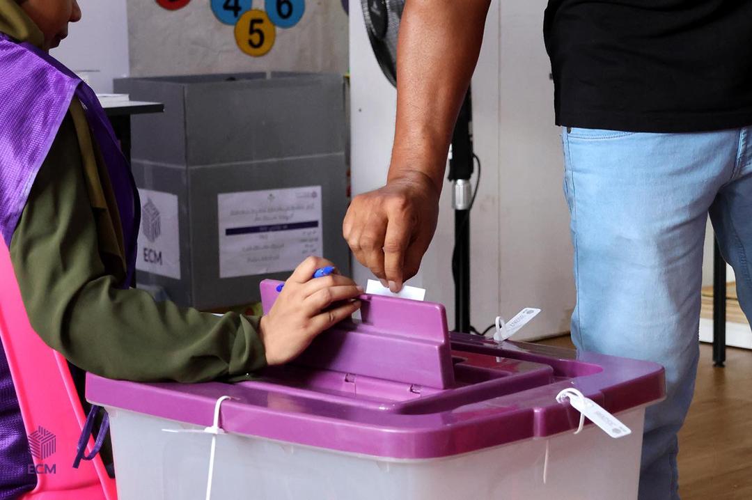 ބޮޑު ދެ އިންތިޚާބު އެއްކޮށް ބޭއްވުން: ގައުމަށް ހުރިހާމާނާއެއްގައި ވެސް ފައިދާކުރާނެ ނިންމުމެއް