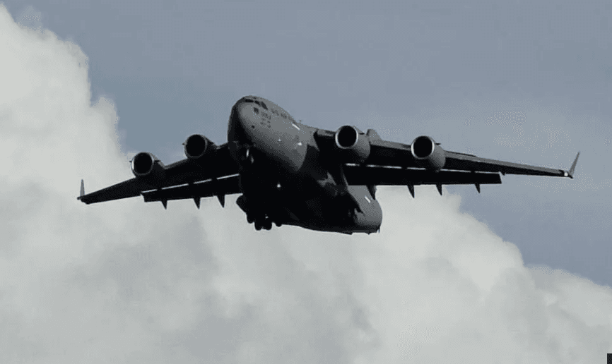 އެމެރިކާ އަށް ސްވިޒަލެންޑު ވައިގެ ސަރަހައްދު މަނާކޮށް އަސްކަރީ ދެ ބޯޓު އަނބުރާ ފޮނުވާލައިފި