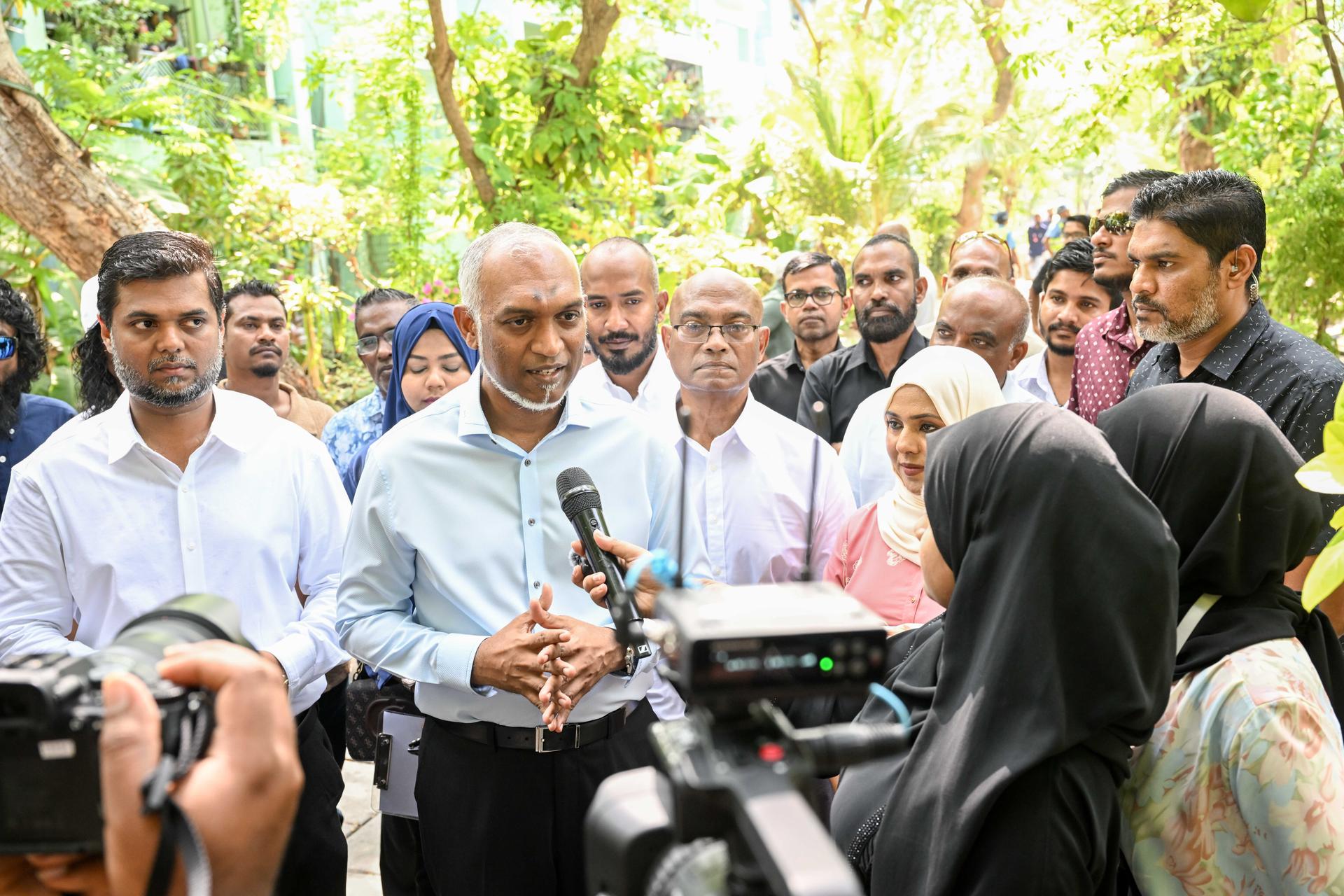 އަޅުގަނޑުގެ ތާއީދު ލިބޭ ކެންޑިޑޭޓުން ތިބޭނީ ހަމައެކަނި ޕީއެންސީގެ ޓިކެޓުގައި: ރައީސް ޑރ. މުޢިއްޒު