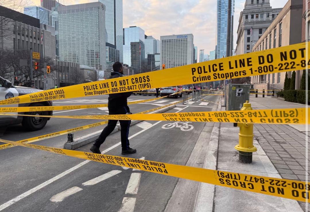 ޓޮރޮންޓޯގައި ހުންނަ އެމެރިކާގެ ކޮންސިއުލޭޓަށް ބަޑީގެ ހަމަލާތަކެއް ދީފި