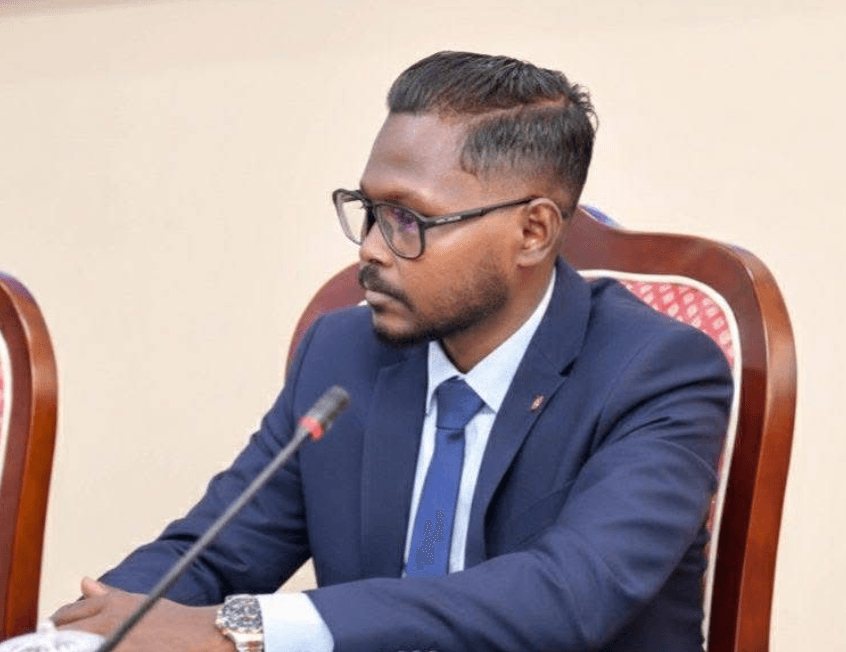 ތެލަސީމިއާ ސޮސައިޓީގެ ކުރީގެ ޗެއާ މުޢިއްޒު ނިޔާވުމާ ގުޅިގެން ރައީސް  ތަޢުޒިޔާ ފޮނުއްވައިފި