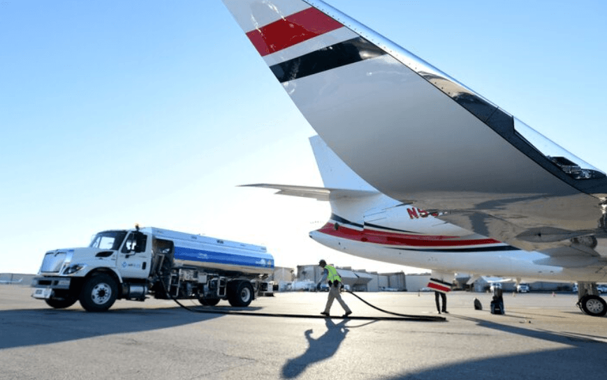 ޖެޓް ފިއުލްގެ އަގު  83 އިންސައްތައަށް އުފުލި އެއާލައިންތަކެއް ބޮޑު ގޮންޖެހުމެއް