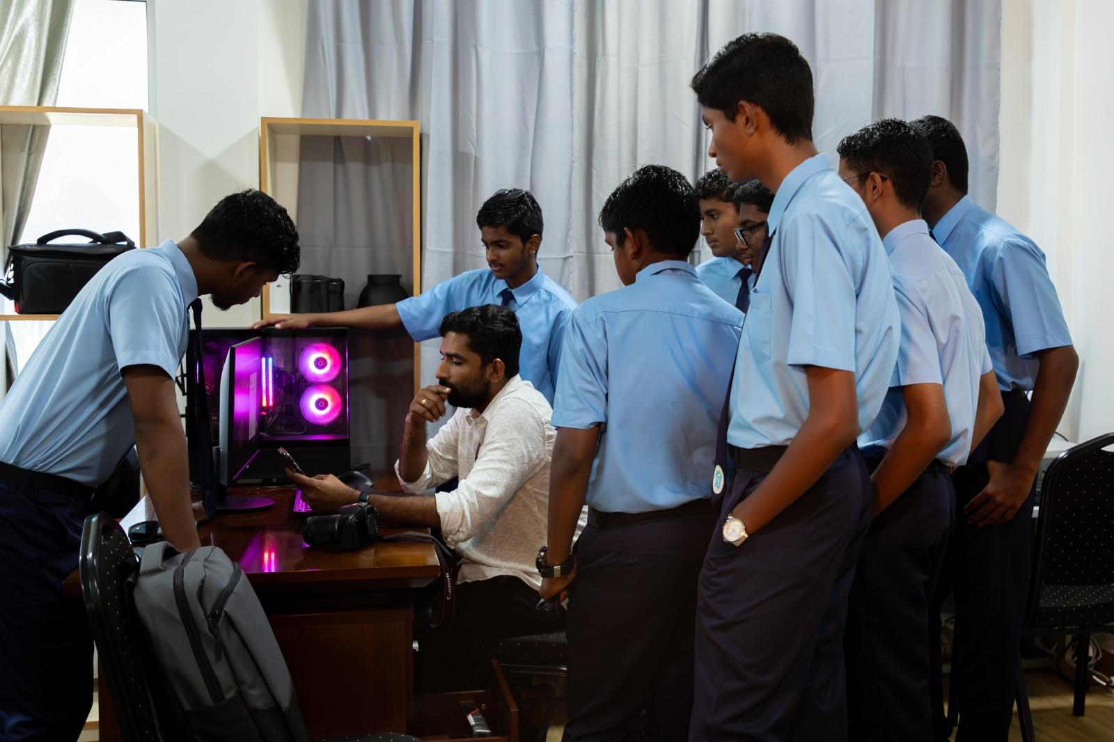 ބީއެމްއެލްގެ އެހީގައި ދ. އަތޮޅު ތައުލީމީ މަރުކަޒުގައި  މަލްޓިމީޑިއާ ސްޓޫޑިއޯއެއް ގާއިމްކޮށްފި