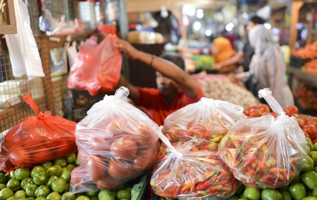 ޕްލާސްޓިކް ކޮތަޅު ބޭނުންކުރުން މަދުވެ، ފީގެގޮތުގައި ލިބުނު އަދަދު %40 ދަށަށް