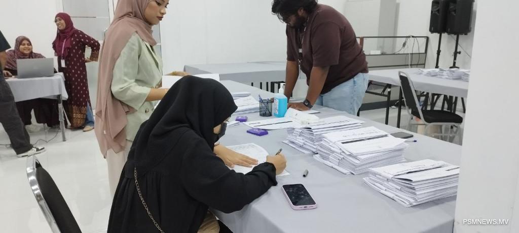 ވޯޓާސް ލިސްޓުގައި ސޮއިކުރަން ފަށައިފި