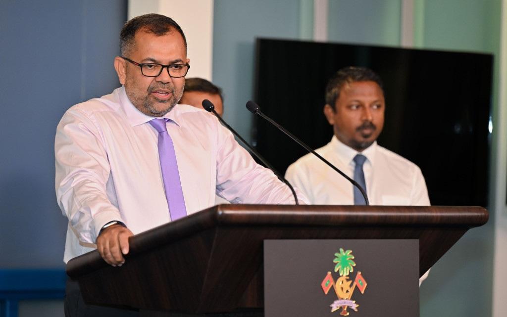 ދަތިކަމެއް ނެތް؛ ތެލުގެ އަގު ކޮންޓްރޯލްކުރާނެ: މާލީ ވަޒީރު މޫސާ ޒަމީރު