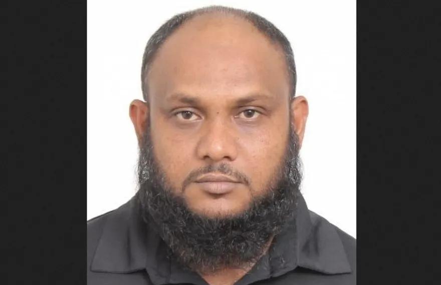 މައްސަލަ އިސްތިއުނާފުކޮށް ޚިޔާނާތުގެ ބޮޑު ތުހުމަތެއް ކުރެވޭ ސީލައިފް އަންމަޓީގެ ޕާސްޕޯޓް ހިފަހައްޓައިފި