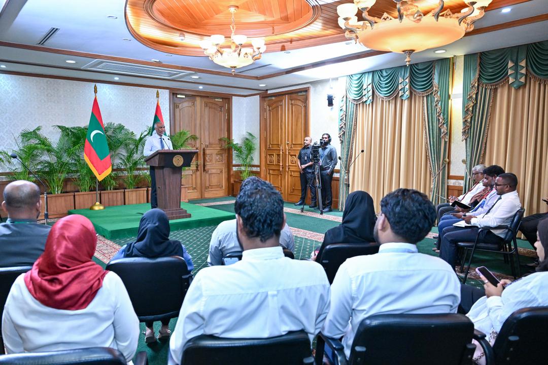 ވަޒީފާ ދިނުމުގައި އިސްކަންދޭނީ ތައުލީމާއި ތަޖުރިބާއަށް ބަލާފައި: ރައީސް