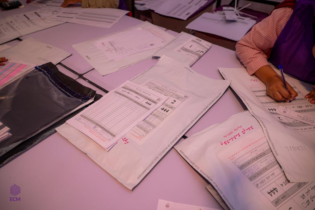 ފަސް ސިޓީގެ މޭޔަރުކަން އިދިކޮޅު ކެންޑިޑޭޓުންނަށް!