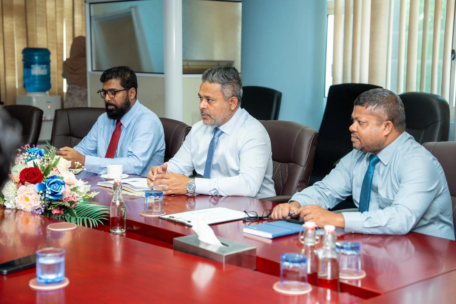 ތެލުގެ އަގު އުފުލުމާ ގުޅިގެން، މަސްވެރި ސިނާއަތަށް ދިމާވާ ދަތިތަކާ ގުޅޭގޮތުން މަޝްވަރާކޮށްފި