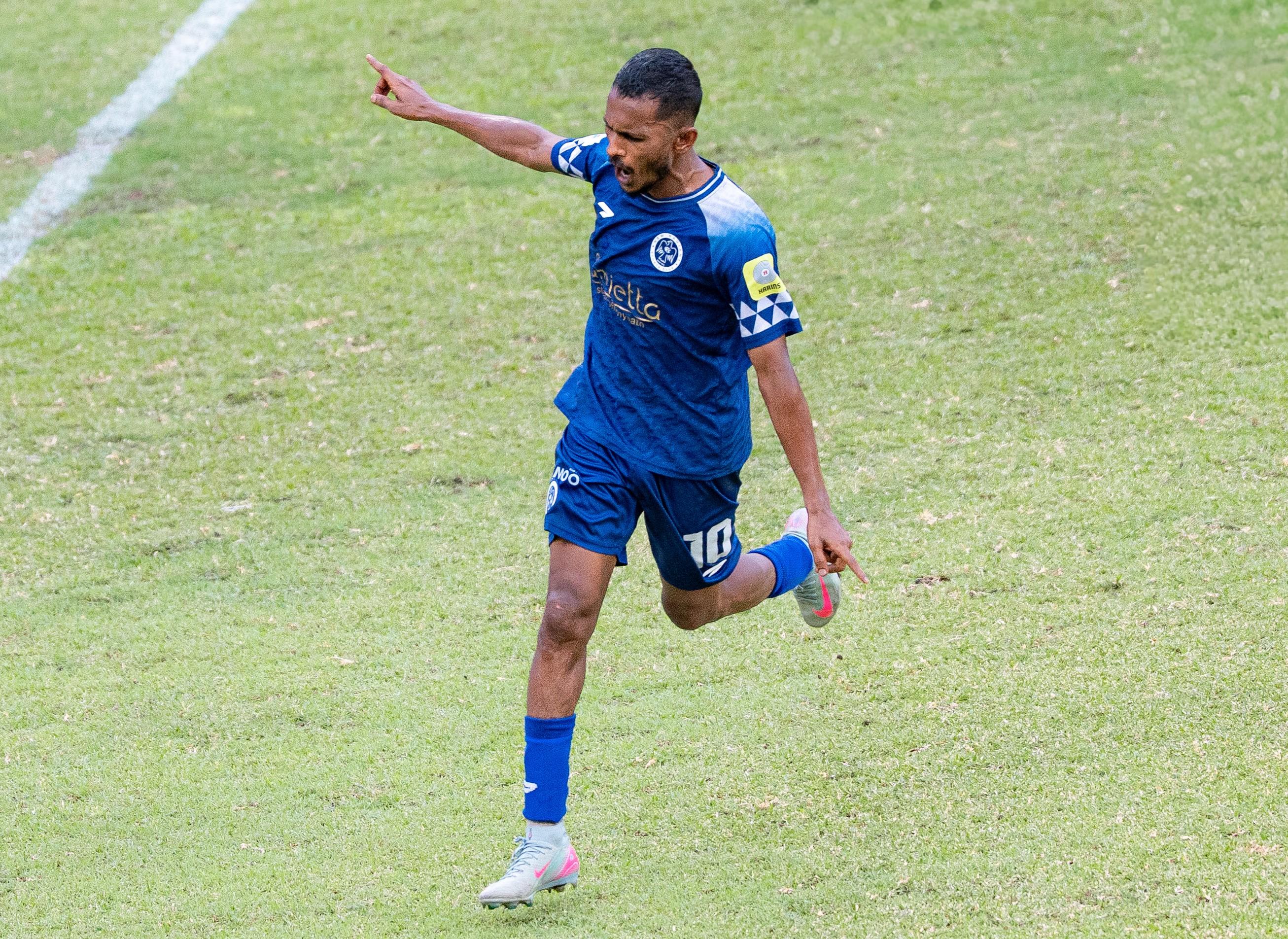 ސެންޓޭ ޖެހިޖެހިގެންހެދި ދެވަނަ ހެޓްރިކާއެކު ނިއުރޭޑިއަންޓް އެފްއޭކަޕްގެ ފައިނަލަށް