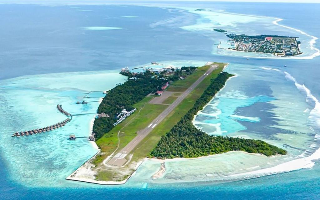 ހަނީމޫނަށް ރާއްޖެއަށް އައި ފަތުރުވެރިއަކަށް މިޔަރެއް ހަމަލާދީގެން ފައި ބުރިކޮށްލަން ޖެހިއްޖެ