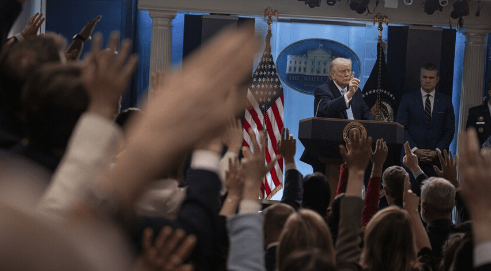  އީރާނަށް ދީފައިވާ ސުންގަޑި ހަމަވުމާއެކު ހަމަލާތައް ފަށާނަން: ޓްރަމްޕް