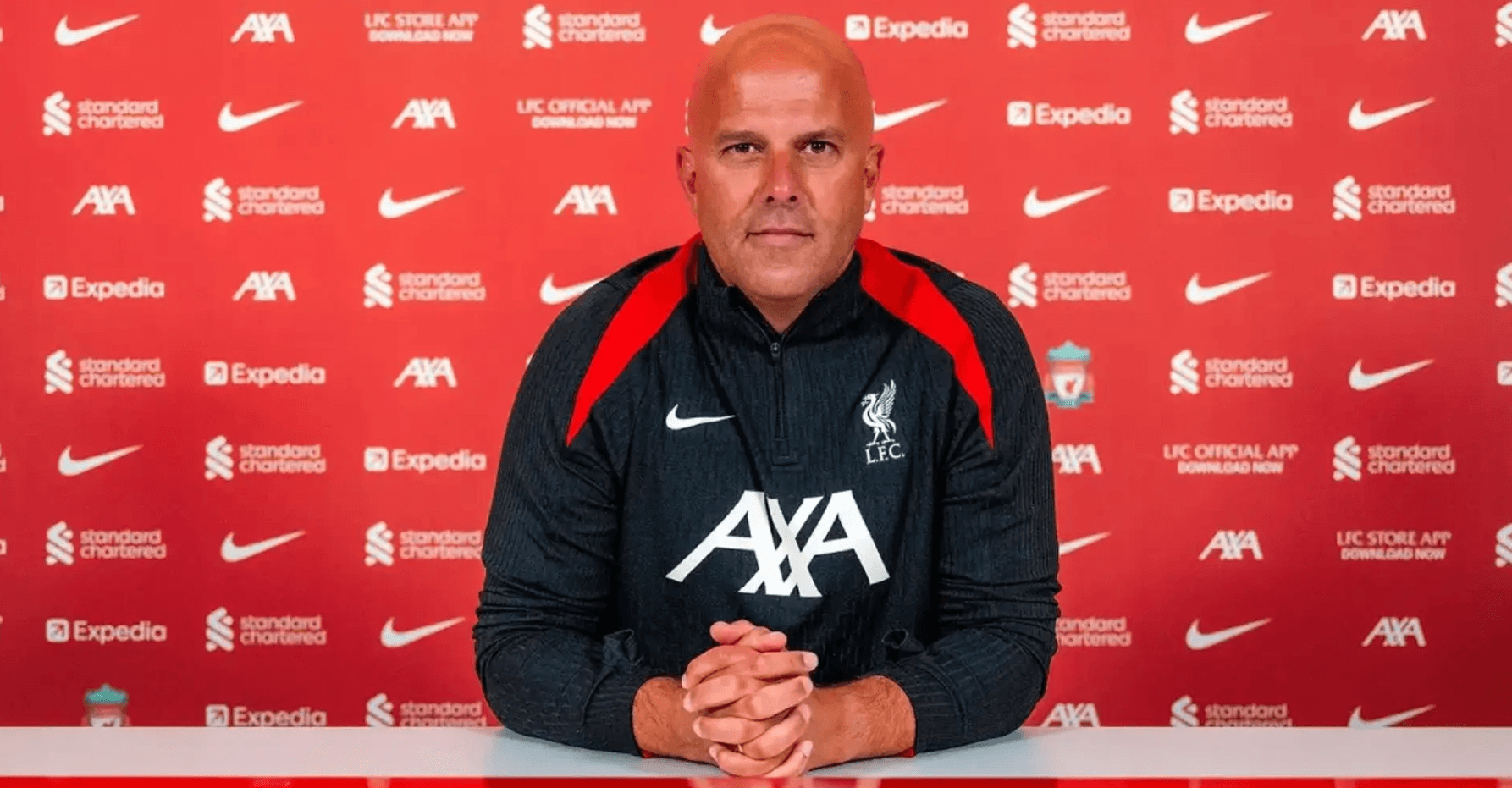 ލިވަޕޫލްގެ ސަޕޯޓަރުންނަށް އިތުރު ހިތްދަތިކަމެއް، ވެރިންނާއި ސަޕޯޓަރުންގެ ފުރިހަމަ ތާއީދު އޮތްކަން ސްލޮޓް ހާމަކޮށްފި