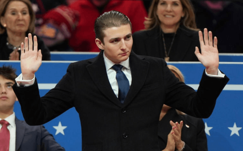 ޓްރަމްޕް އަވަހާރަކޮށްލައި،  ދަރިކަލުން ބެރަންގެ ބޯ ބުރިކޮށްލާނެ ކަމުގެ އިންޒާރު ދިން މީހަކަށް ދައުވާކޮށްފި