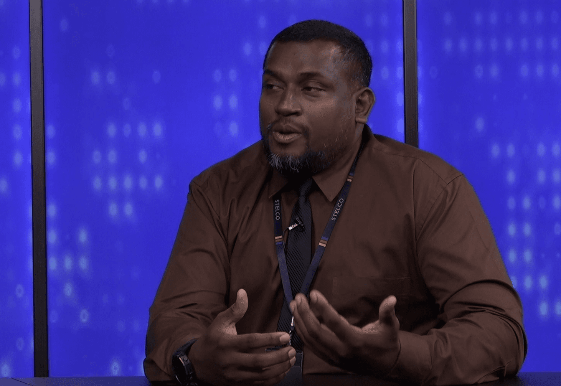 ސްޓެލްކޯގެ ޗީފް އިލެކްޓްރިކަލް އިންޖިނިއަރ އިސްމާއިލް ނިޝާރު، މެންދުރު ޓީވީގެ މައުޟޫ ޕްރޮގްރާމުގަ