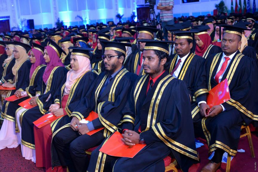 ޗައިނާގެ "މޮފްކޮމް ސްކޮލަރޝިޕް 2026" އަށް ކުރިމަތިލުމުގެ ފުރުޞަތު ހުޅުވާލައިފި 