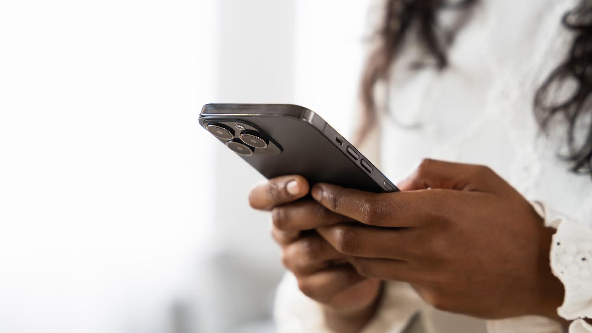 ނަފްސާނީ ހާލަތެއް ތަހައްމަލު ކުރާނަމަ ގައުމީ ހެލްޕްލައިންގެ ޚިދުމަތް  24 ގަޑިއިރު ލިބޭނެ!