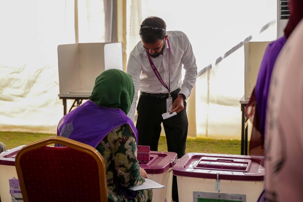 މިދިޔަ ހޮނިހިރު ދުވަހު ކުރިއަށްގެންދިޔަ އިންތިހާބުގެ ތެރެއިން--- ފޮޓޯ: އިލެކްޝަންސް ކޮމިޝަން