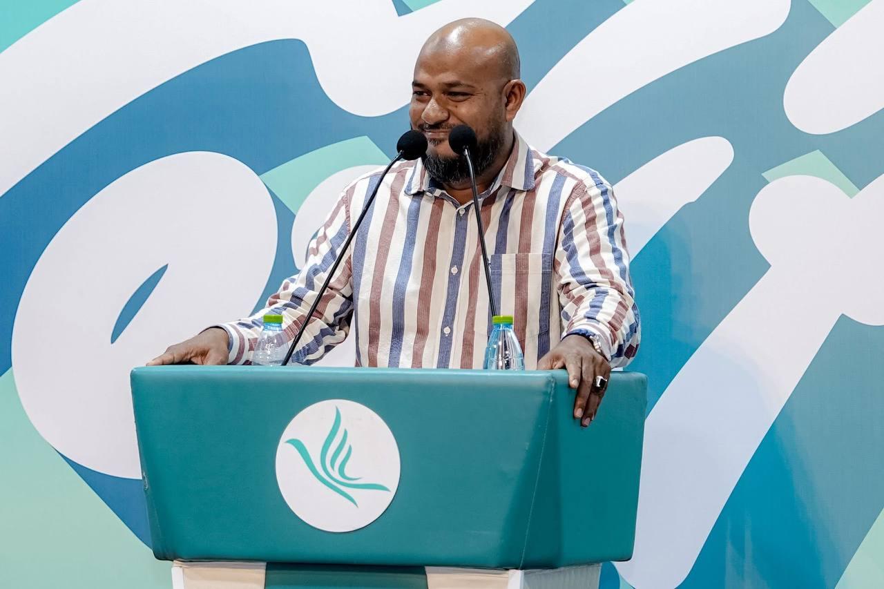 މެމްބަރު ޝުޖާއު ޖަލްސާގައި ވާހަކަފުޅު ދައްކަވަނީ--- ފޮޓޯ:ދަ ޕީޕަލްސް ސައިޑް