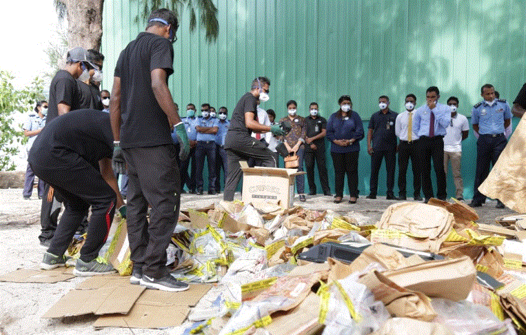 މަސްތުވާތަކެތި ނައްތާލުމުގެ މަސައްކަތް އޮބްޒާވް ކުރުމަށް އާންމުންނަށް ހުޅުވާލައިފި!