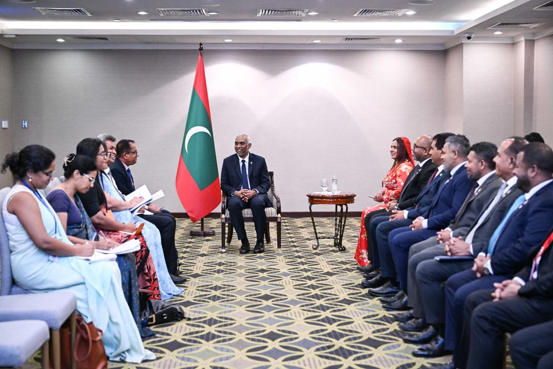 ސްރީލަންކާގެ ޤާނޫނު ހަދާ މަޖިލިހުގެ ރައީސް، ރައީސް ޑރ. މުއިއްޒުއާ ބައްދަލުކުރައްވައިފި