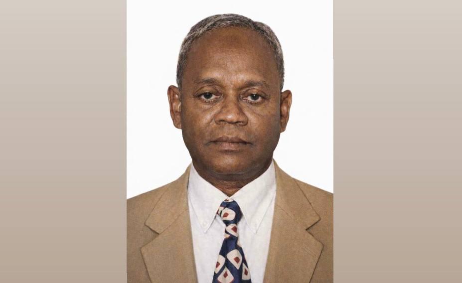 ދިގު މުއްދަތަކަށް ދައުލަތަށް ޚިދުމަތްކުރެއްވި ފާރޫޤް އަޙްމަދު ނިޔާވުމާ ގުޅިގެން ރައީސުލްޖުމްހޫރިއްޔާ ތަޢުޒިޔާ ފޮނުއްވައިފި