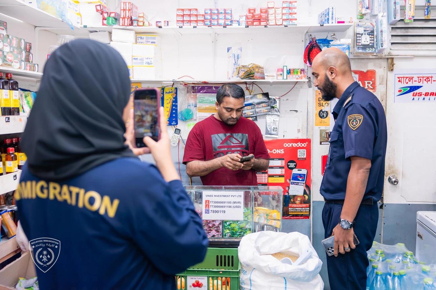 ޤަވާއިދާ ޚިލާފަށް އުޅެމުންދިޔަ 03 ބިދޭސީން އިމިގްރޭޝަނުން ހައްޔަރުކޮށްފި