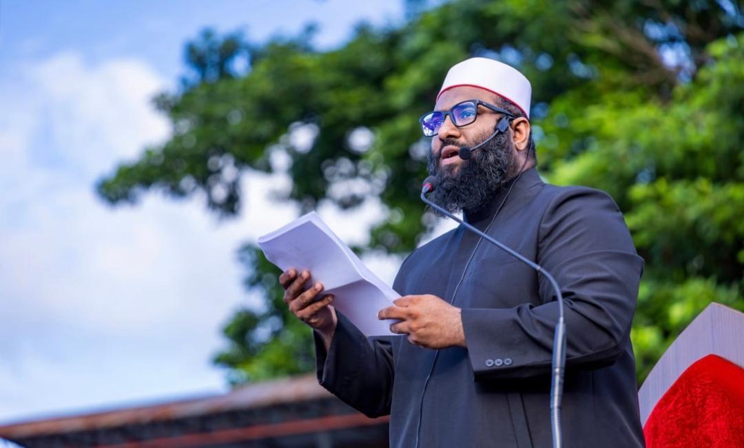 ‘’ސަލާމަތް ހިތަކާއިގެން ﷲއާ ބައްދަލުވެއްޖެ މީހަކަށް މެނުވީ ގިޔާމަތް ދުވަހު ރައްކާތެރިކަމެއްނެތް:’’