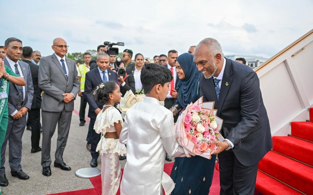 ރައީސްގެ ދެކަނބަލުންނަށް ލަންކާއިން ހޫނު މަރުޙަބާއެއް!