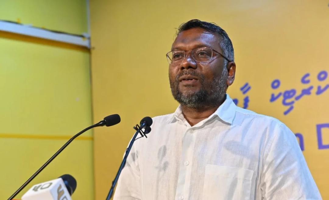  ހަރުގެ ޖަލްސާވާނީ ޕާޓީގެ މެންބަރުންގެ މޫނުމަތީގައި ތަފާލަކުން ޖެހުން ކަހަލަ ކަމަކަށް: ފައްޔާޒް