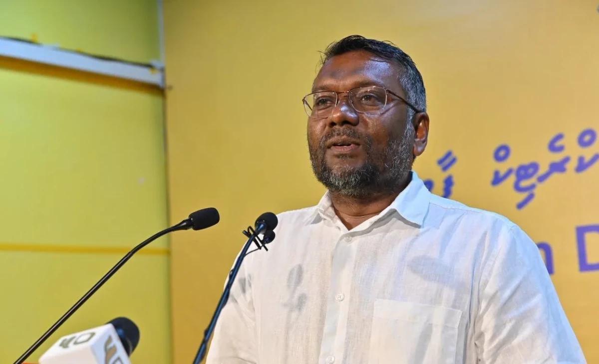  ހަރުގެ ޖަލްސާވާނީ ޕާޓީގެ މެންބަރުންގެ މޫނުމަތީގައި ތަފާލަކުން ޖެހުން ކަހަލަ ކަމަކަށް: ފައްޔާޒް
