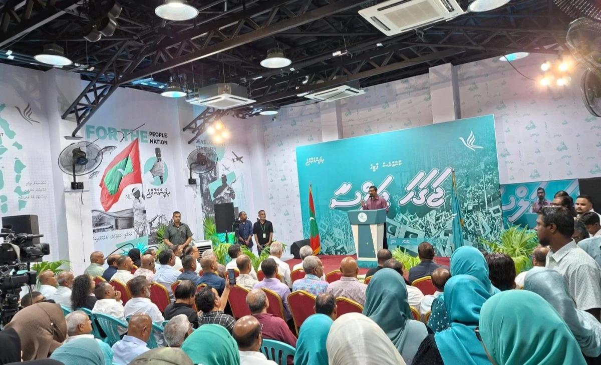 ޚަތިމުގައި އަތްލައި ހުވާވެސްކޮށްފާނަން؛ ރައީސް މުއިއްޒާ ދެކޮޅަށް ފަތުރާ ވާހަކަތަކަކީ ބުހުތާނު ދޮގު: ފަލާހް 