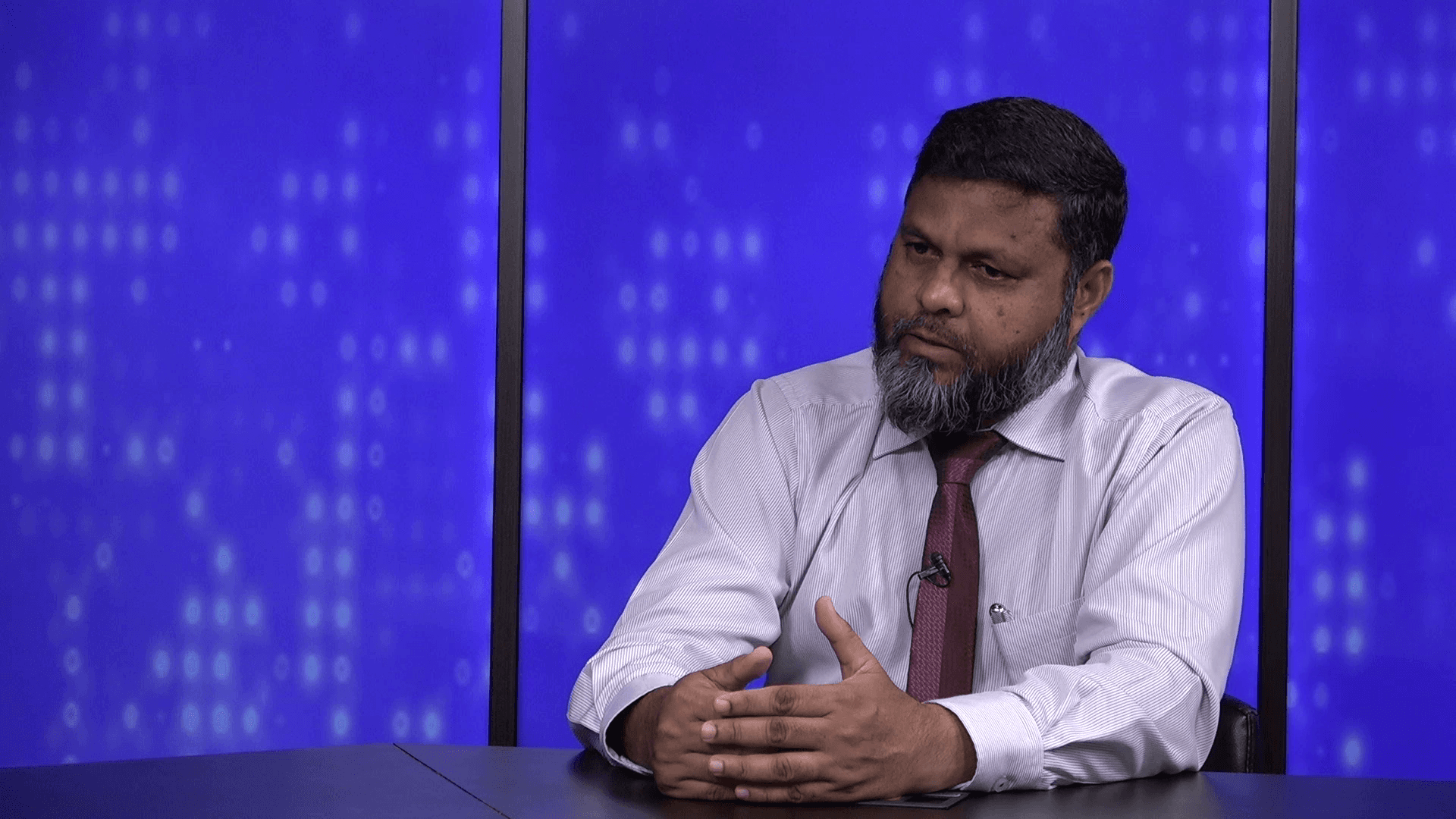 ހައްޖު ކޯޕަރޭޝަންގެ ޑެޕިއުޓީ މެނޭޖިންގ ޑިރެކްޓަރ އަލީ ޝަރީފް މެންދުރު ޓީވީގެ މައުޟޫ ޕްރޮގްރާމްގައި ވާހަކަ ދައްކަވަނީ
