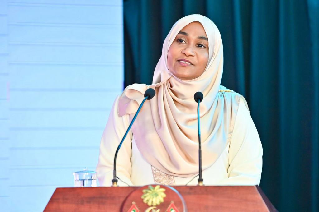  މީސްމީޑިއާ ބޭން ކުރުން ވާނީ،ކުޑަކުދިންގެ ރައްކާތެރިކަމަށްޓަކައި އެޅޭ މުހިންމު ފިޔަވަޅަކަށް: މެޑަމް